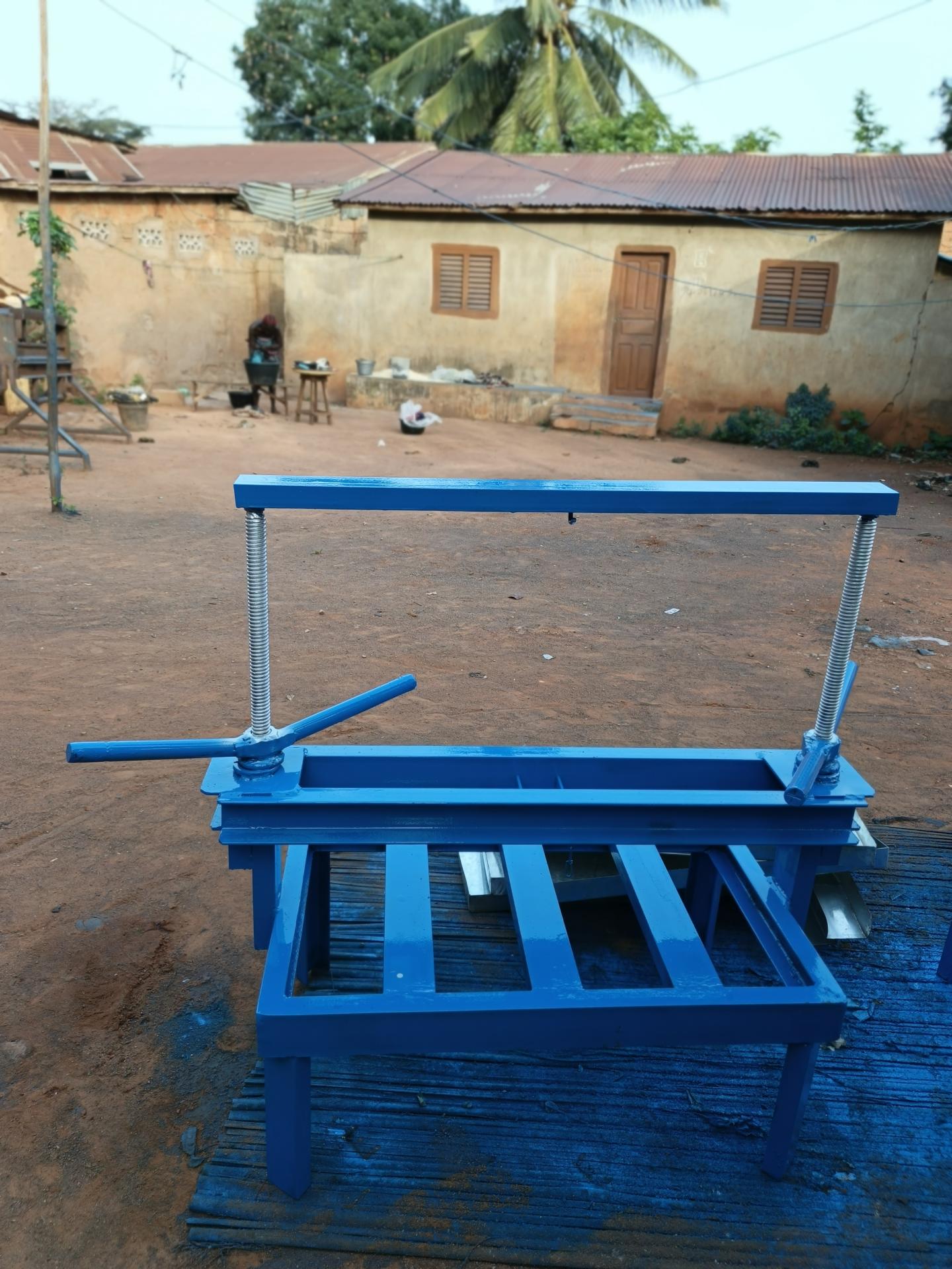 Presse à double vis de manioc